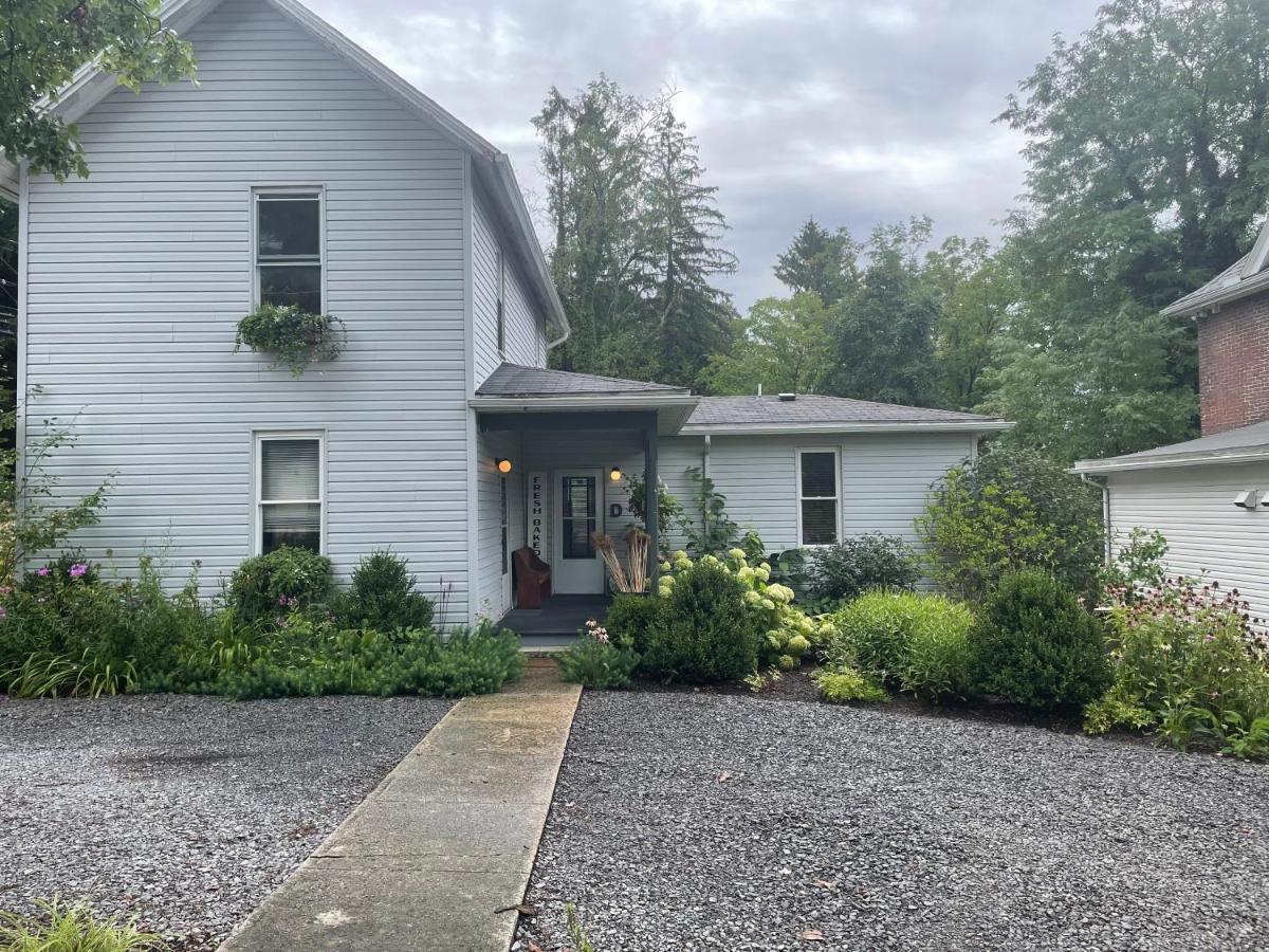 Modern Homestead Guest House Reedsville Extérieur photo