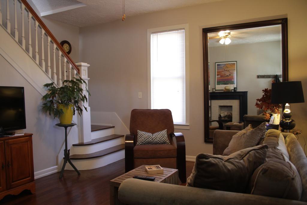 Modern Homestead Guest House Reedsville Chambre photo
